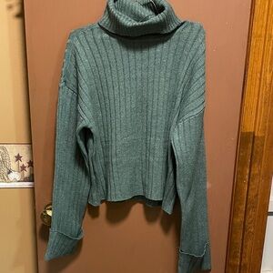 Chic Green Turtleneck Sweater